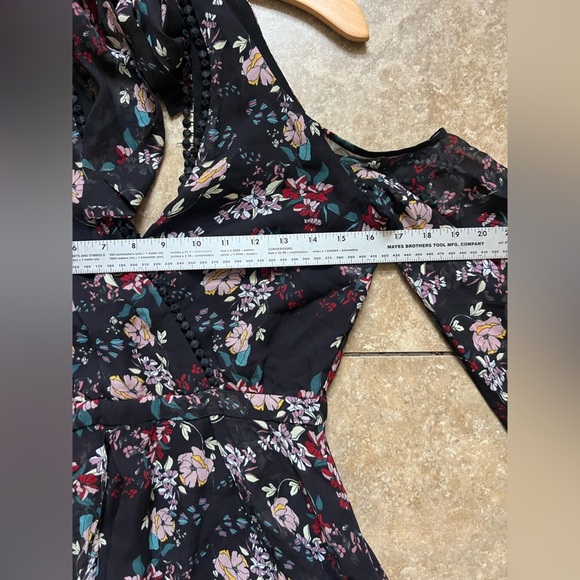 NICHOLAS Floral Chain Neck Wrap Silk Dress
size 2 - Picture 12 of 14